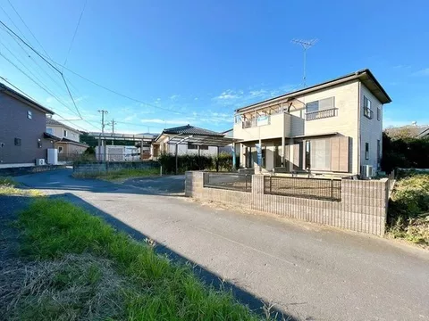 Open house held / Renovation planned / Parking for 2 cars in parallel / 4LDK