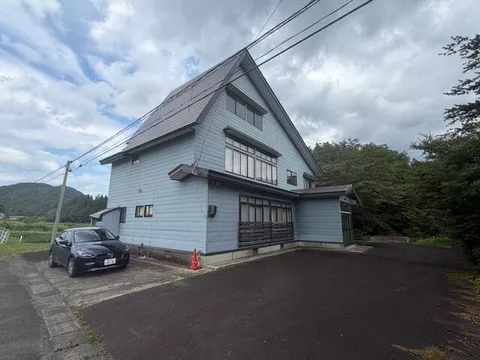 Waga County, Nishi-Waga Town, Sawauchi, Wakabata 13 Chiwari (Morioka Station) 2-story 4LDK