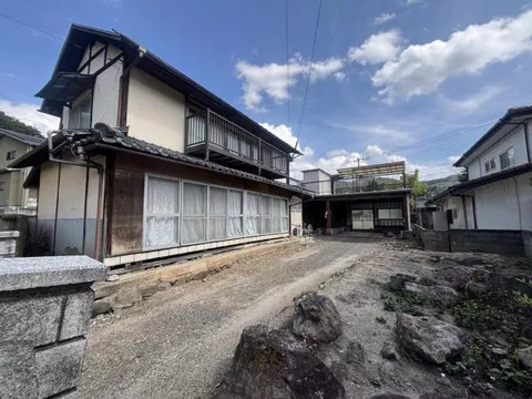 Yoshizawa, Kai city (Ryuoh station) Single story building, 7DK

4,400,000 yen