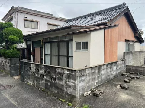 Karatsu City Nabata (Karatsu Station) Single-story building 3DK