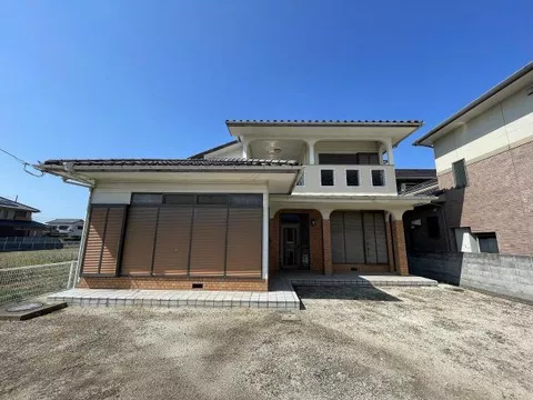 Niihama City, Go 1-chome (Niihama Station) 2-story 8LDK