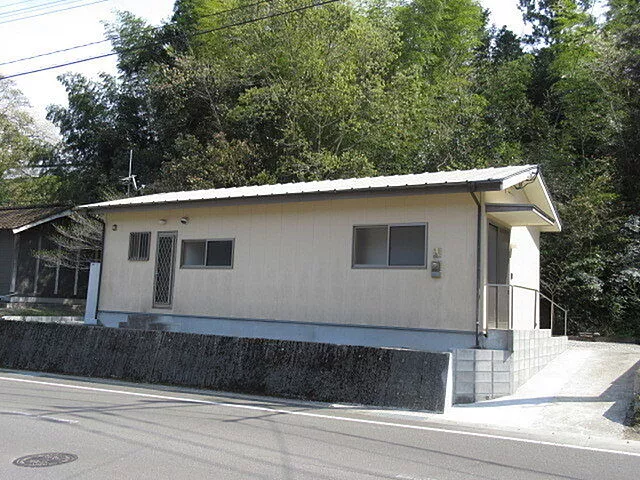 Used single-family home, 60 minutes by bus from JR Nippō Line, Kibanah Station, 34 minutes on foot from Kibanadai 3-chome