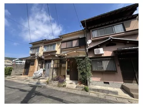 ・Close to commercial facilities, a convenient living area♪ ・Suitable for investment properties or business properties!