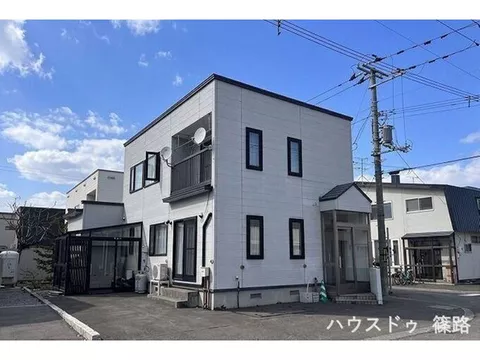 [Corner Lot × 3SLDK] Comes with ample storage and a shed!