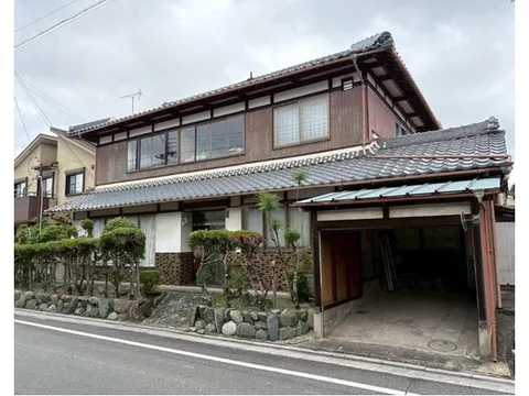 Kōka Town Ueno (Aburahi Station) 3.6 million yen