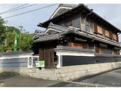 13 minutes on foot from Kintetsu Osaka Line "Yamato-Asakura Station"! A Japanese house made with solid wood.