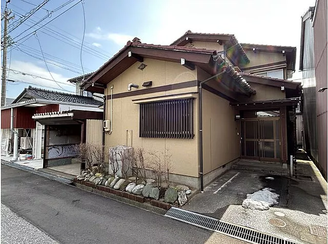 Used single-family home in Takaoka, Nakazone