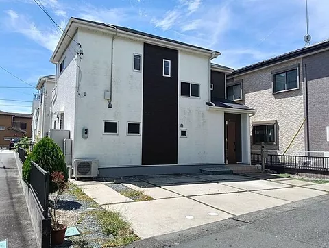 Used single-family home, JR Tōkaidō Main Line Iwata Station, 24 minutes by bus, get off at Daiichi Park, 5 minutes on foot