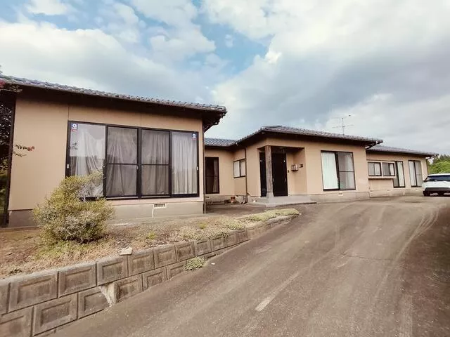 Kamimashiki District, Kosa Town, Oaza Minami Sanka 1-story 4LDK