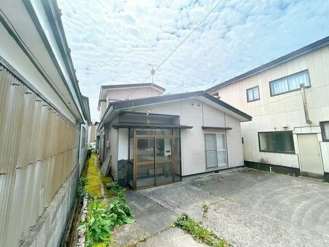 Omagari Suwa-cho 2-chome, Daisen City (Omagari Station), 2-story building, 7DK