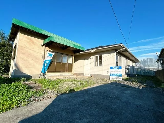 [Open house held] [New seismic standards] Sekisui House construction, 0.1 km to National Route 322.