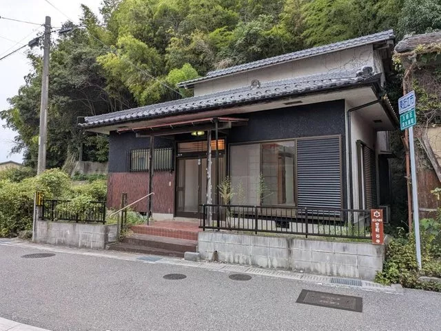 Other details: Person in charge: Kanai Yuko, Facilities: Public water supply, public sewer, individual LPG, Parking: Car space