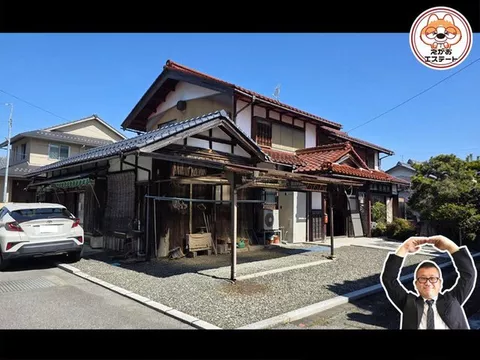 Residential + store space available, requires renovation