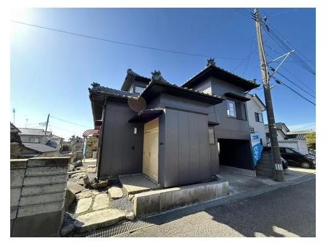 [Open House] [Renovated] [Immediate move-in possible] [Nearby parking available (1 space 400