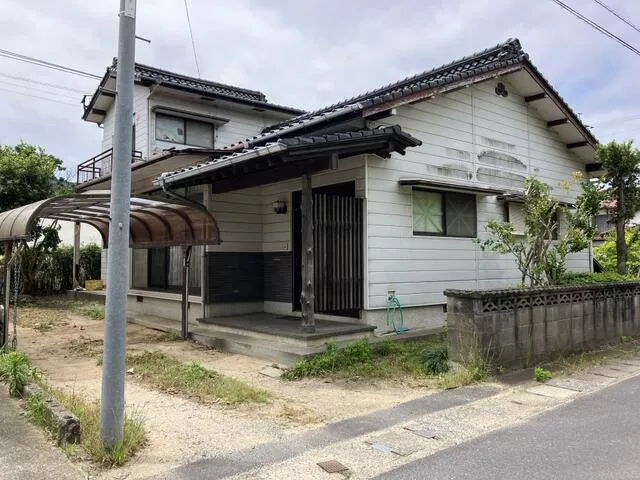 18 minutes on foot from JR Nagasaki Main Line "Kanzaki" Station