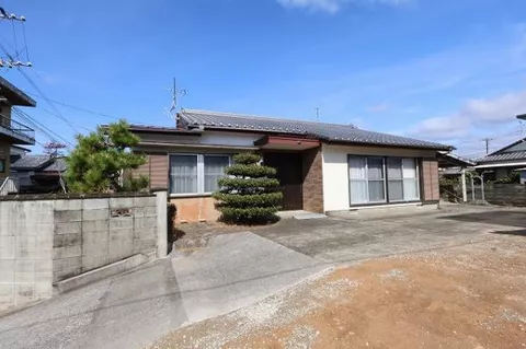 Nobeoka City, Kawashima Town (Kita-Nobeoka Station) Single-story building 4DK