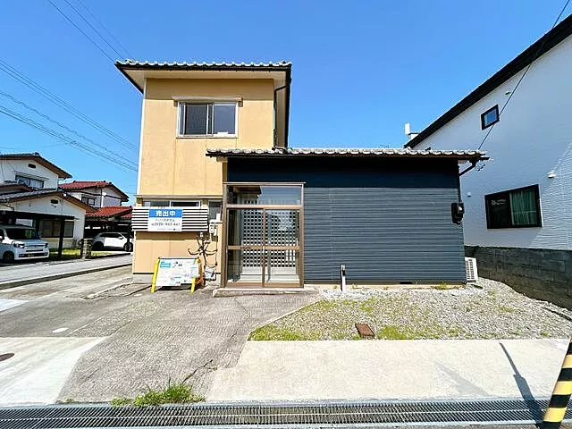 Used single-family home in Toyama City, Hongōmachi