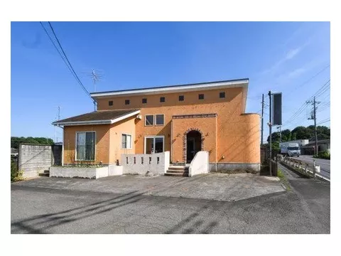 Conveniently located along the national road! A residential property over 56 tsubo that can accommodate both living and office use