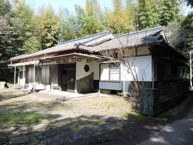 Used house in Ebino City, Ura (Takayanagi)! With nearby rice fields! A perfect property for country living!