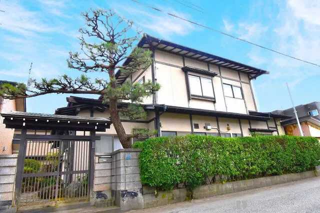 Akita City, Niya Minami Hama-cho (Niya Station) 2-story 8DK