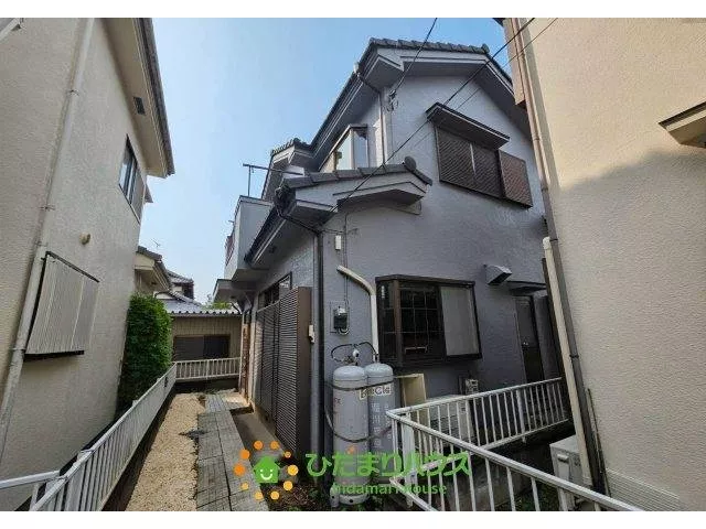 Convenient location for shopping♪ Leave it to Hidamari House for安心 after purchase♪