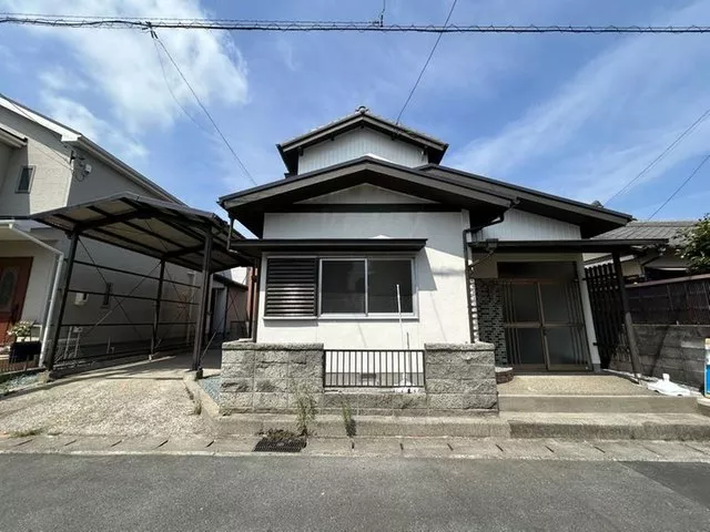 [Open House] Interior and exterior renovation planned / Parking for 2 cars / 4LDK / Earthquake-resistant construction / Water fixtures replacement