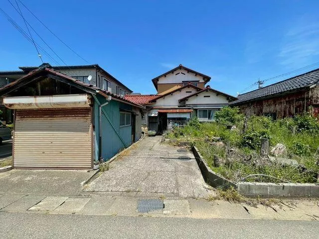 Komatsu City, Imae-cho 5-chome (Komatsu Station) 2-story building 8DK