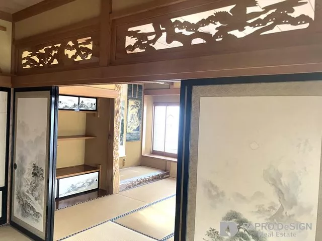 ■ 5DK used house ■ With carport ■ Land over 50 tsubo ■ Parking for 2 cars