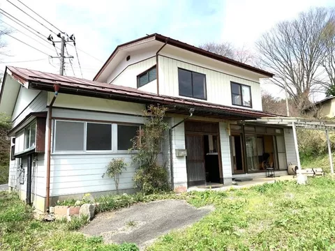 The land is spacious at over 150 tsubo! You can live with a variety of seasonal scenery◎