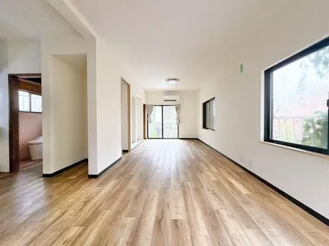 About a 9-minute walk to Mizuno Station! 2SLDK! Convenience store and supermarket within about a 10-minute walk!