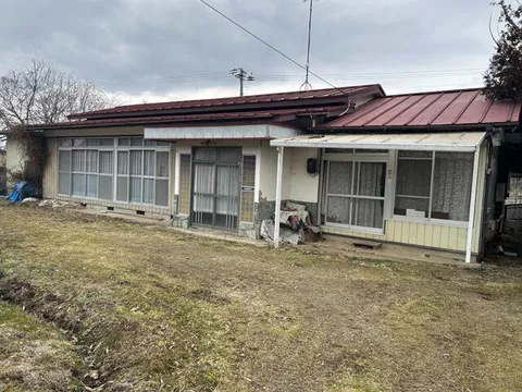 Yomogida, Shibahime Nango-Kurihara-shi, Kurihara (Kurikoma-Kogen station) Single-story house, 5K

2.8 million yen