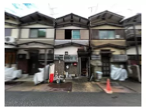 4.8 million yen (Kinugasa Kyouishi-cho, Kitano Hakubaicho Station)