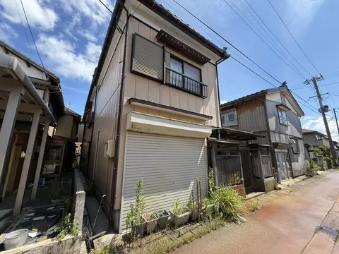 Tsubame City Yoshida Sakaemachi (Yoshida Station) 2-story 8DK - Image 1