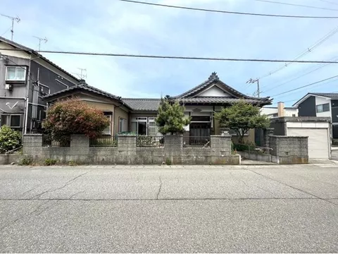 Other details: Person in charge: Takashi Yamaya, Facilities: Public water supply, public sewer