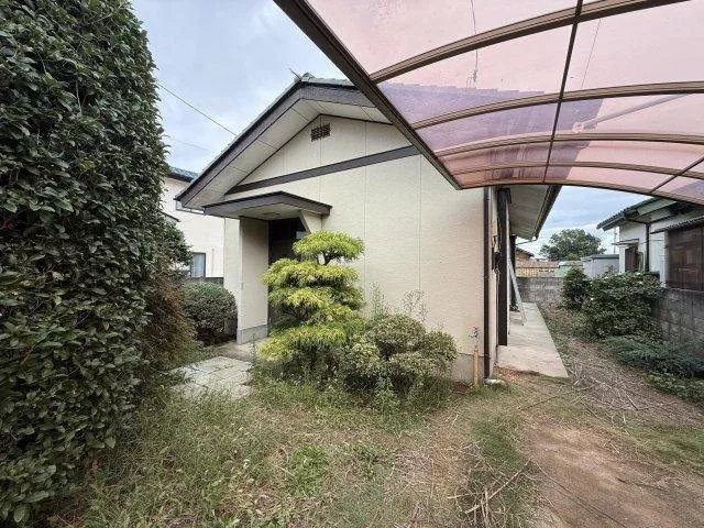 5 minutes by car to Vivamall! South-facing single-story house × convenient location, a comfortable life is achievable♪