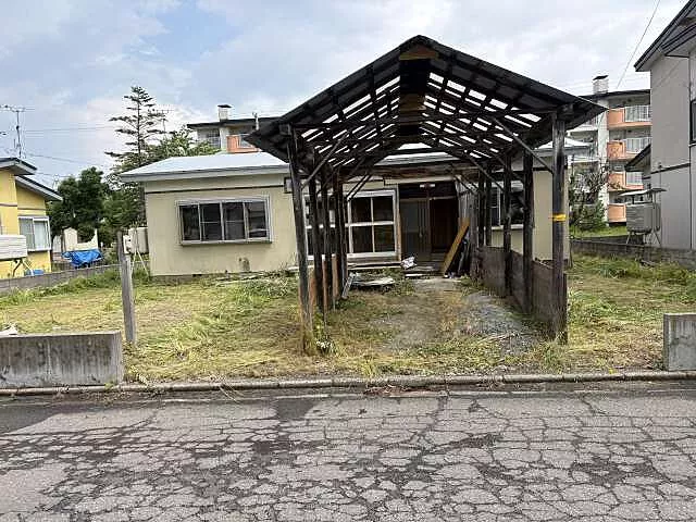 Used single-family home, 3-chome Midori, Goshogawara City, Aomori Prefecture