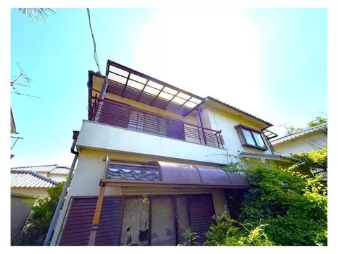 All rooms are over 6 tatami mats in size, land area over 60 tsubo, parking for 2 cars, good sunlight