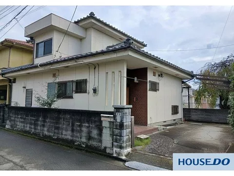All rooms are 6 tatami mats, making for a practical layout♪ Only a 4-minute walk to Kofu City Osato Elementary School!