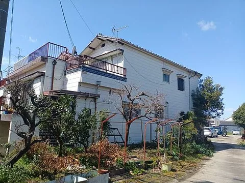 Used terrace house, 15 minutes on foot from Kintetsu Minami Osaka Line Kawachi-Tenami Station