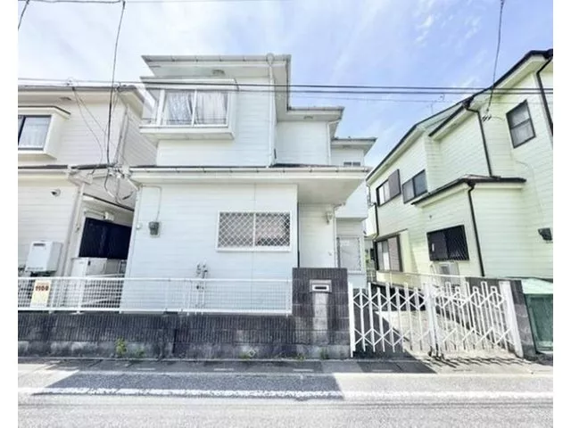 5 minutes on foot to Tobu Isesaki Line "Minami Hanyu" station! A warm residence facing south ♪ Parking for 1 car available!