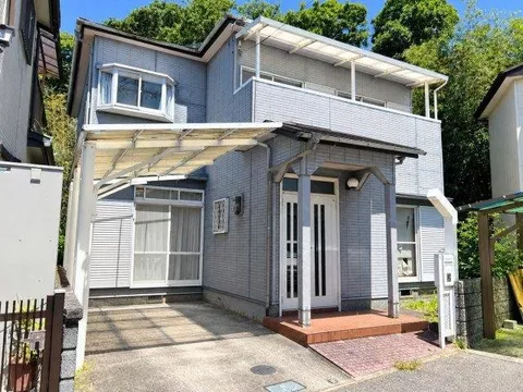 The house is vacant, so you can view the interior immediately. Please take a look.