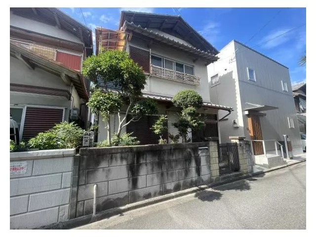 Approximately 4 minutes on foot to Super Center Trial Higashi Kujo store, a convenient location for daily life♪