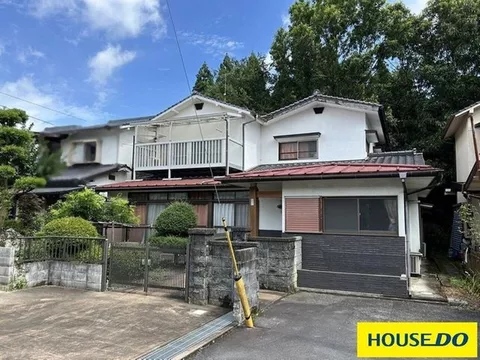 81 tsubo of open space in Asahigaoka! Renovated water facilities × spacious residence with parking for 3 cars in parallel.