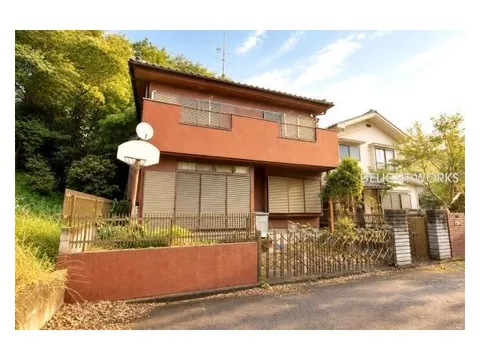 "Residence + large workshop included! Recommended for business use, hobby use, or as a renovation material."