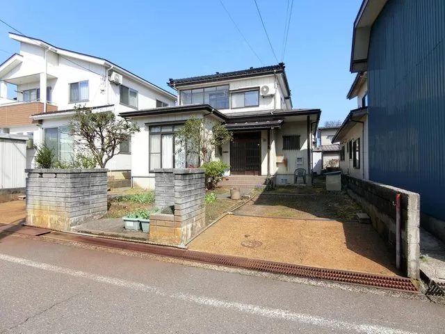 ◆A popular house on a south road in Gochi 1-chome♪◆ Located in a quiet residential area within the old district redevelopment area♪