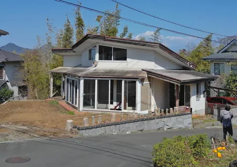 Izu no Kuni City Tachibana 3-chome (Takyō Station) 1 floor above ground and 1 floor below ground 3SLDK