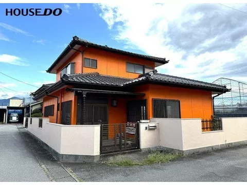 Calm living environment, perfect for raising children! 3LDK with hot spring, garden + parking space secured...