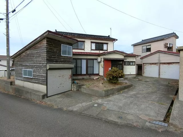 ◆Within a 10-minute walk to nursery schools, elementary schools, and supermarkets♪◆Water areas have been renovated♪