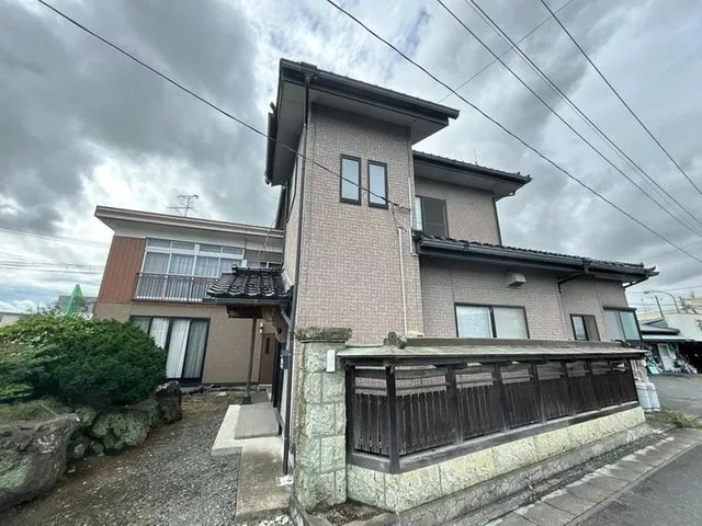 250 m to Kogota Station (4 minutes on foot), 2-story 8DK with storage