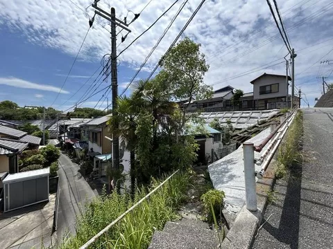 [Landslide Hazard Area] A charming Japanese-style house nestled in a tranquil living environment
